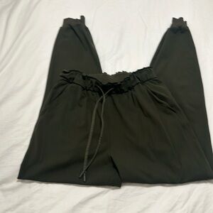 Lululemon olive green joggers size 6